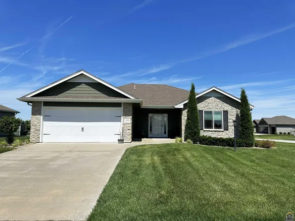 3220 SE Blackjack Cir, Topeka, KS 66609