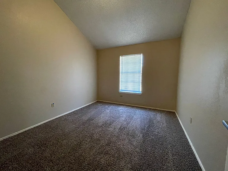 9514 Veronica St — Photo 9