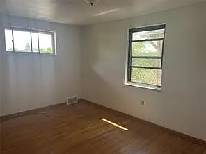 218 Bronx Ave #1 — Photo 13