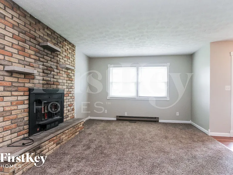 130 Circle Dr — Photo 3