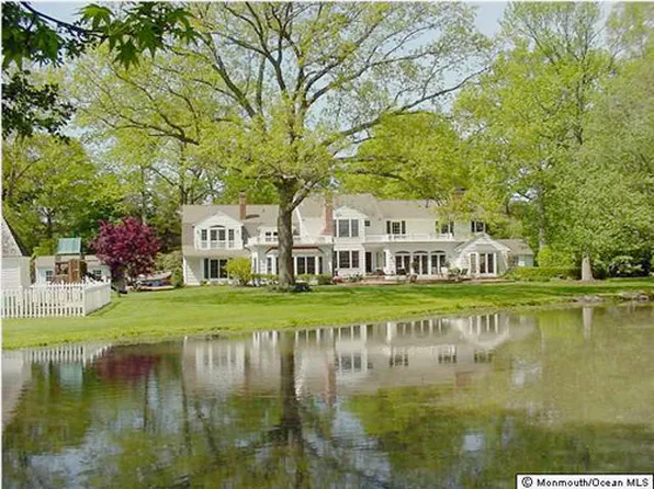 586 Ridge Rd, Fair Haven, NJ 07704