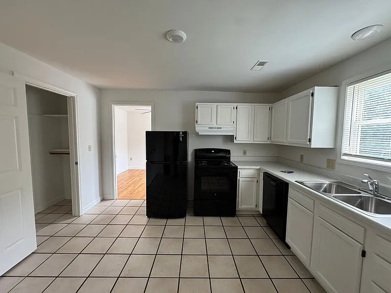 507 Banks Ave — Photo 8