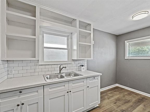 4th image of 1902 11th St #D