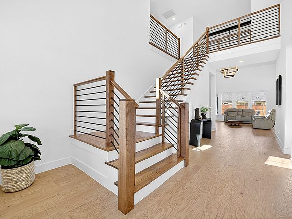 5th image of 1314 Yellow Pine Rd