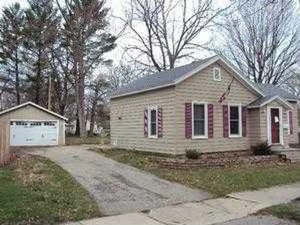 205 James St, Dowagiac, MI 49047