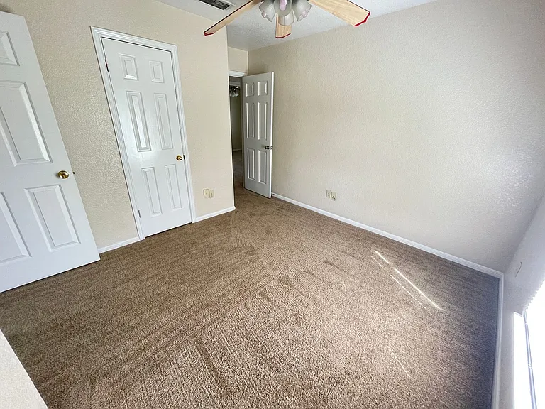 4405 Derik Dr — Photo 13