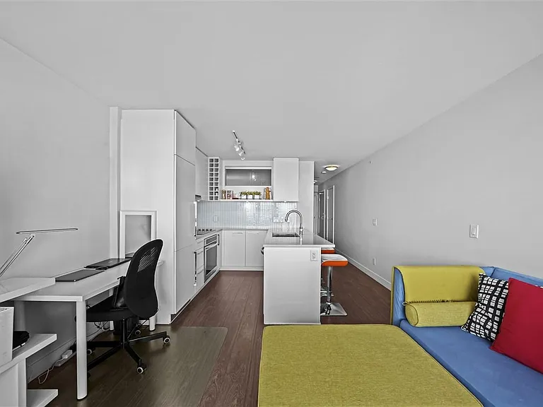 668 Columbia St #1607 — Photo 4