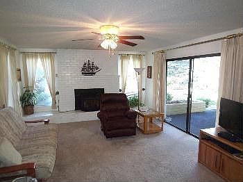 4th image of 928 E Chennault Ave