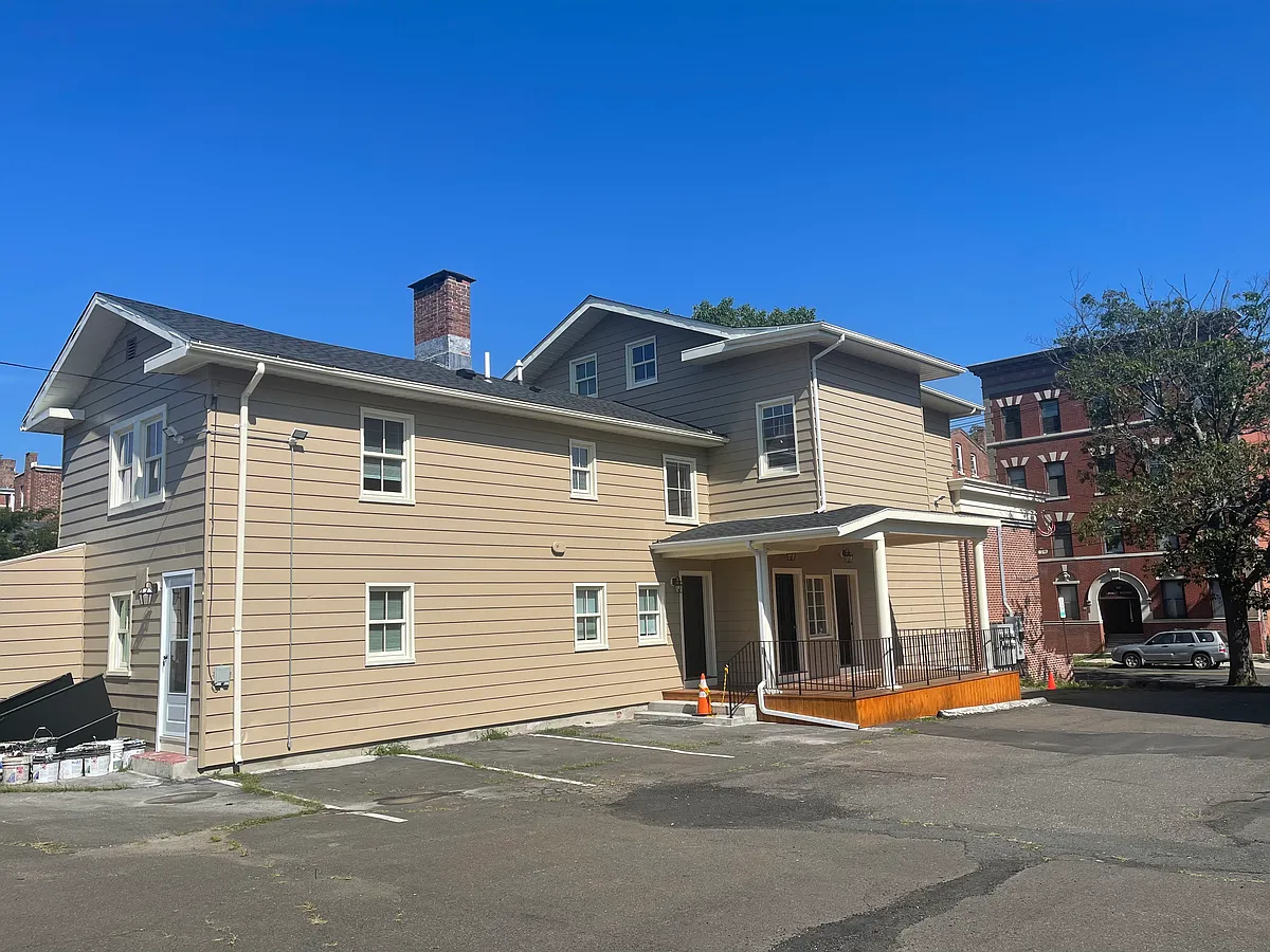 Building Photo - 526 Chapel St #B