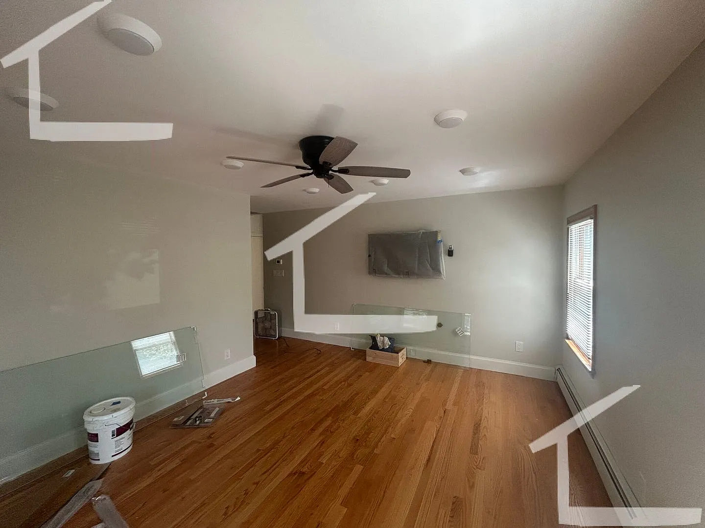 Charming 3.5 Bedroom-No Broker Fee — Photo 3