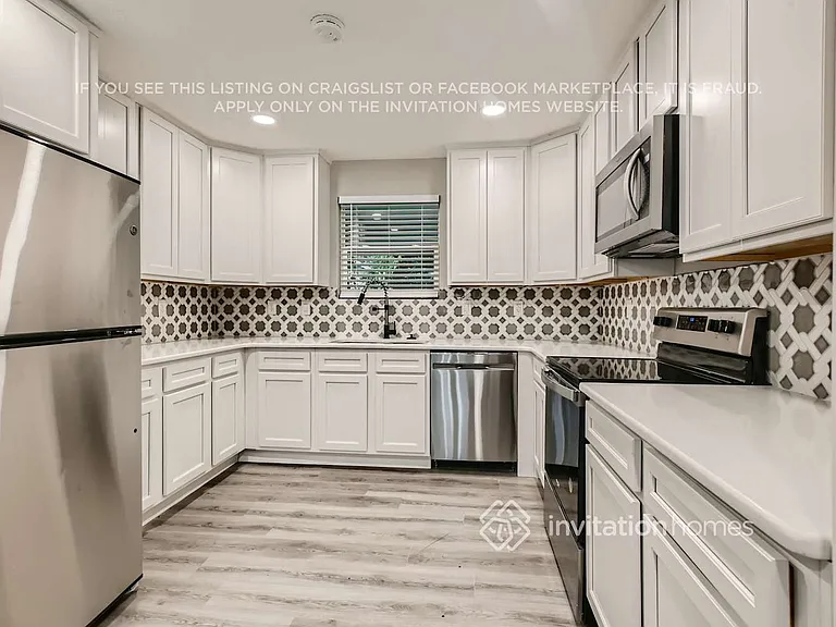 11093 Mandarin Station Dr E — Photo 3