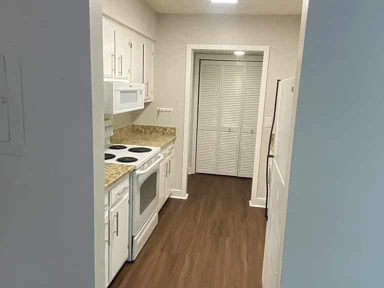515 Basswood Ave #L-115 — Photo 2