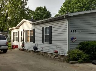 912 Lafayette Ave, Mattoon, IL 61938
