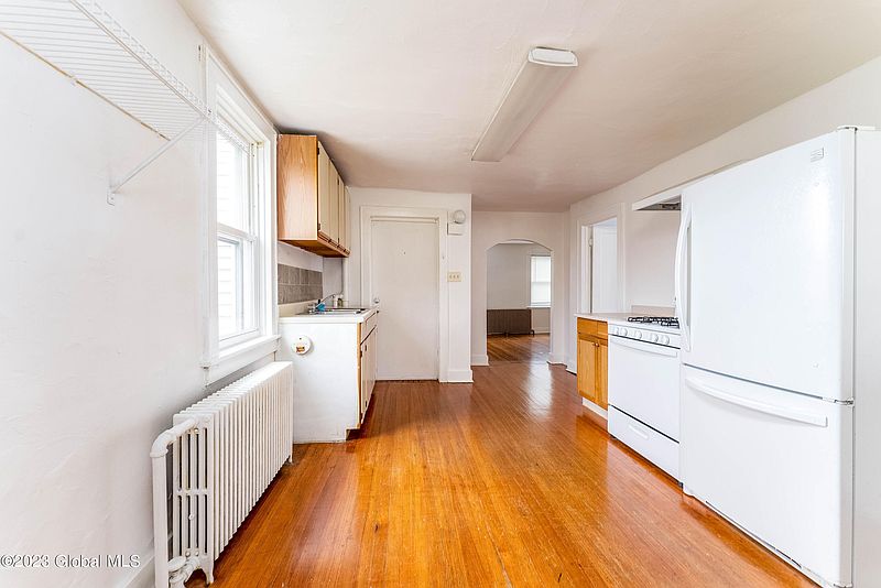 3rd image of 16 Raymo Street