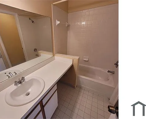1051 Jefferson Dr #H — Photo 6