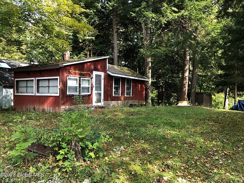 4th image of 1543 Hemlocks Lane