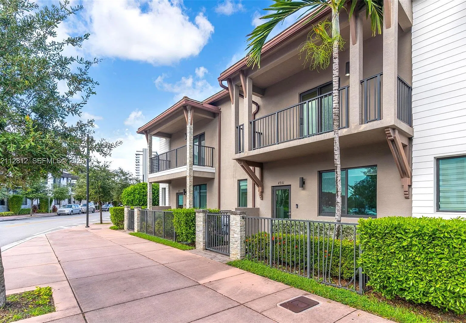 Downtown Doral South Phas — Photo 2