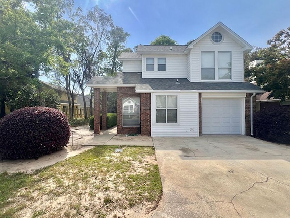 1st image of 123 Parkwood Dr