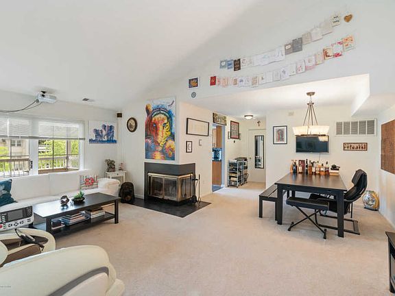 2nd image of 113 Cascade Ct APT 9