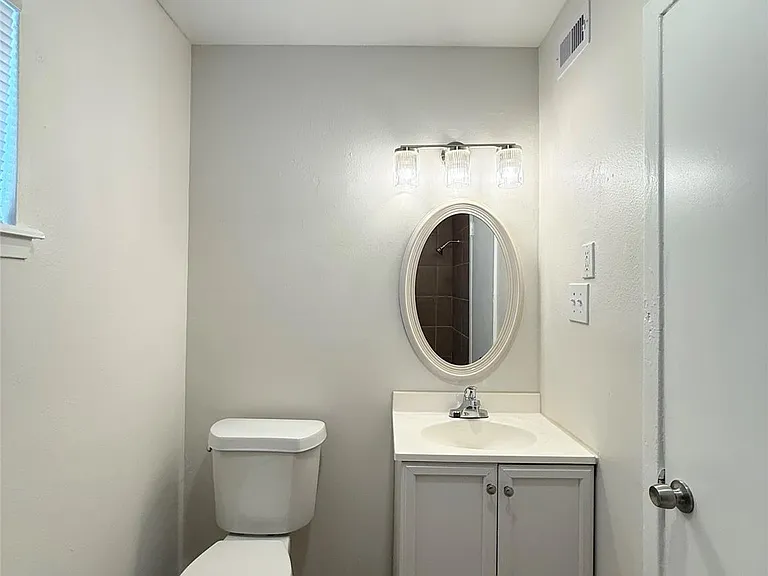 1141 N Durham Dr #15 — Photo 15