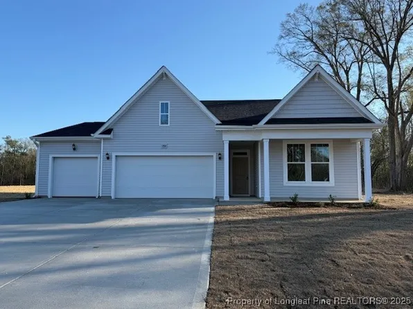 3104 Wolfpack Ln, Fayetteville, NC 28312