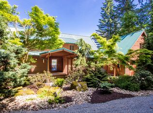 5790 Packard Ln NE, Bainbridge Island, WA 98110