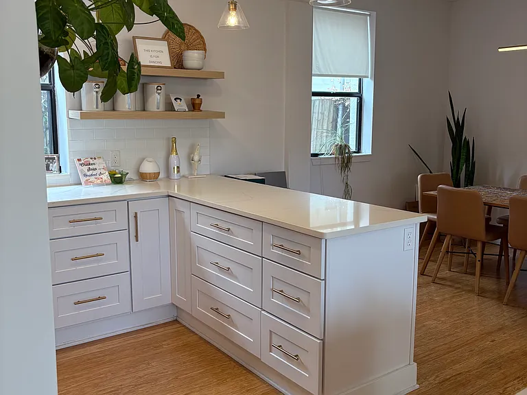 2545 Oak St #7 — Photo 7