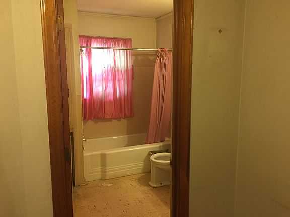 3rd image of 614-A N Mebane St