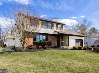 18 Yorktown Dr, Marlton, NJ 08053