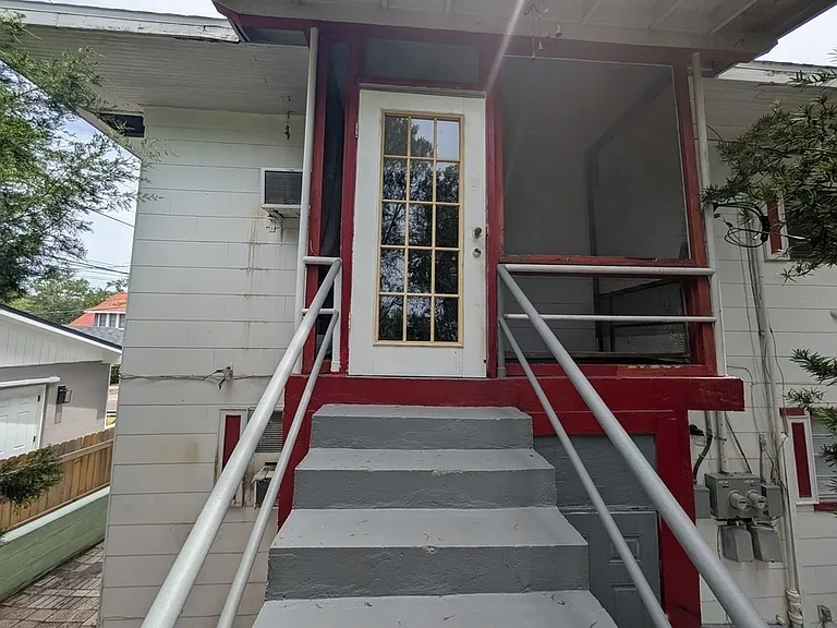 407 Engman St #B — Photo 12