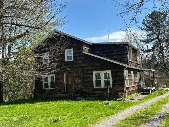 1780 Hofius Ln, Hermitage, PA 16148