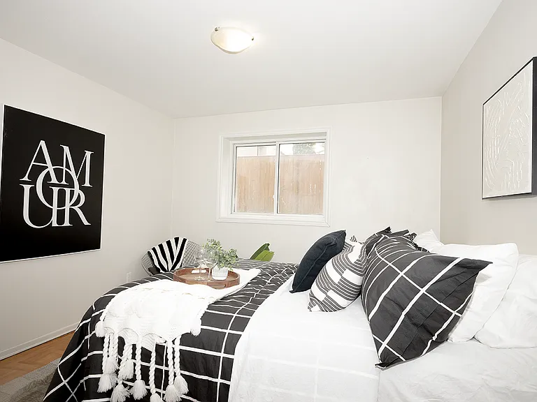 1740 Taylor Ave — Photo 10