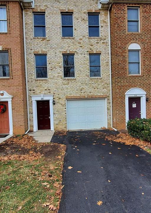 1st image of 551 Pangborn Blvd