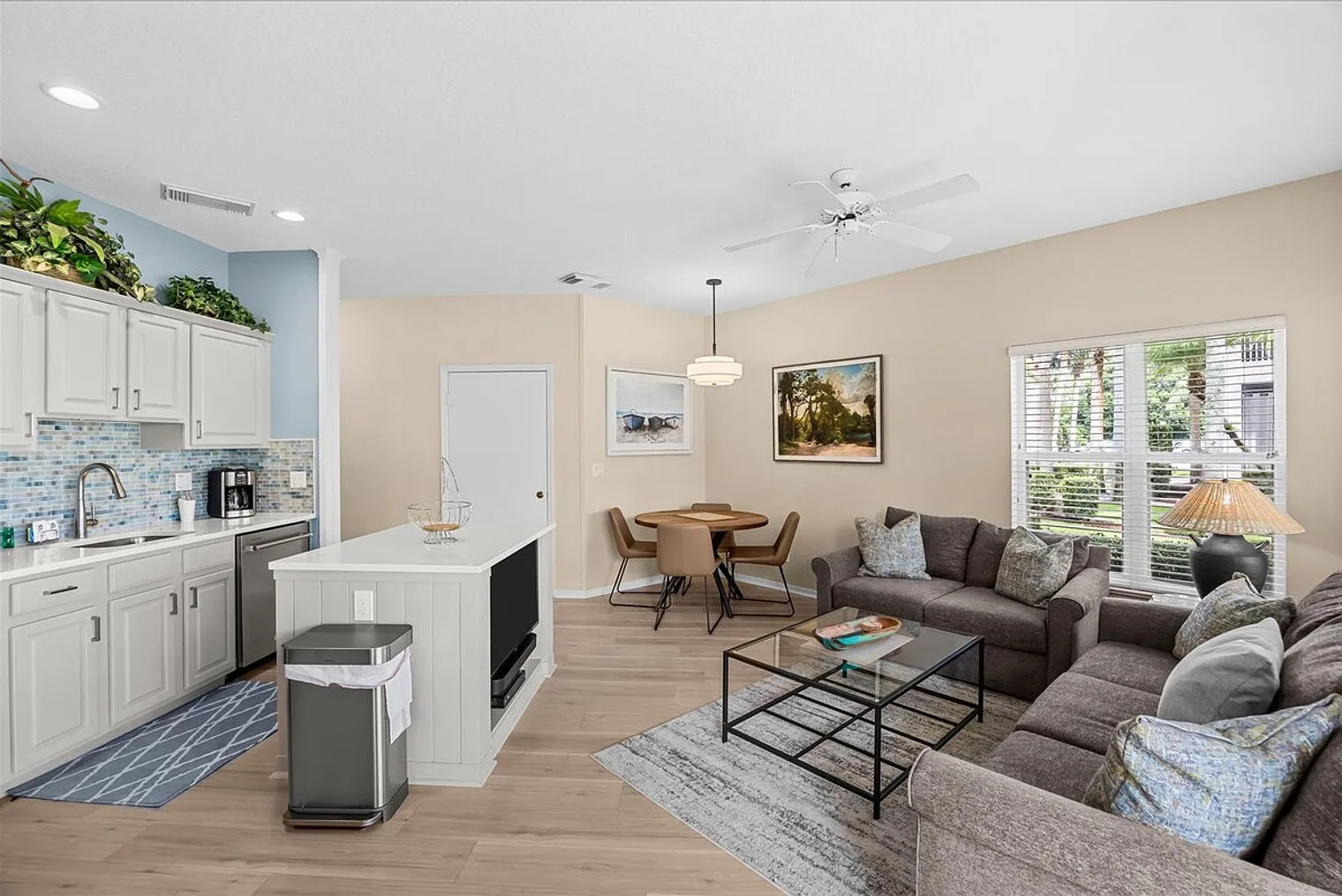 2 bed, 1.0 bath, $4,680 — Photo 1