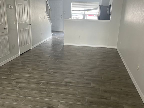 4th image of 4419 SW 49th Ave