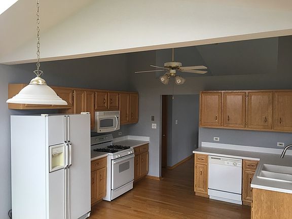 3rd image of 18218 Mockingbird Ln