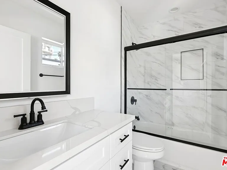 2111 Holly Dr #2 — Photo 26