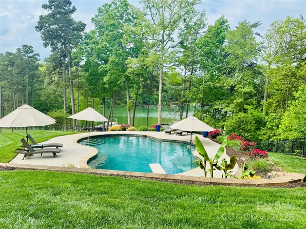 193 Templeton Bay Dr, Mooresville, NC 28117
