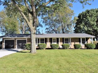 136 Scott Dr, Dundee, IL 60118