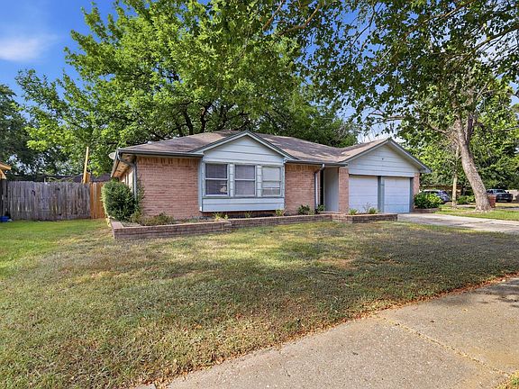 3rd image of 4118 Pinebridge Ln