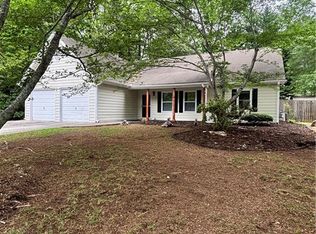 1135 Burning Bush Dr, Loganville, GA 30052