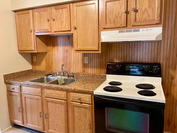 2nd image of 208 N Queen St #208