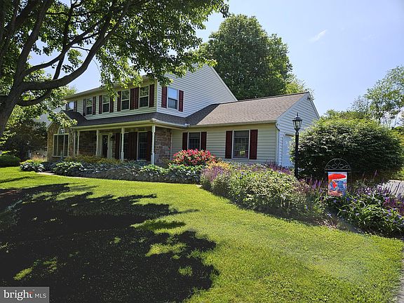 2nd image of 140 Weston Dr
