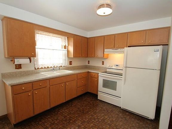 2nd image of 2233 Carmen Ave