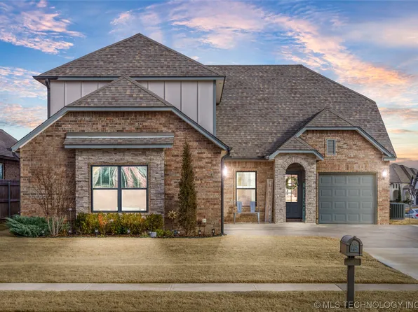 8723 S Olympia Ave, Tulsa, OK 74132