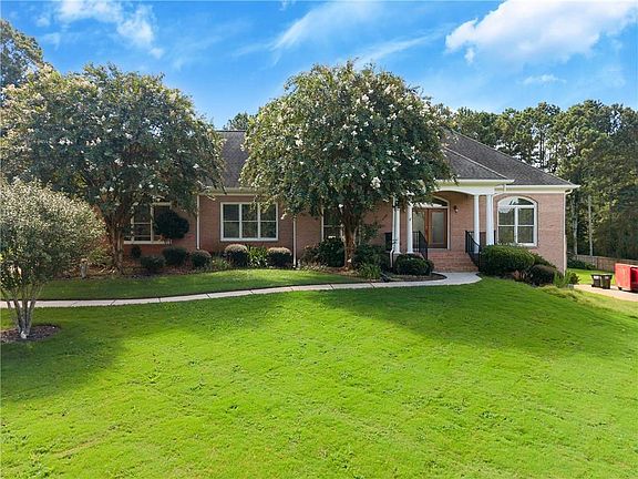 3rd image of 2920 Chardonnay Ln