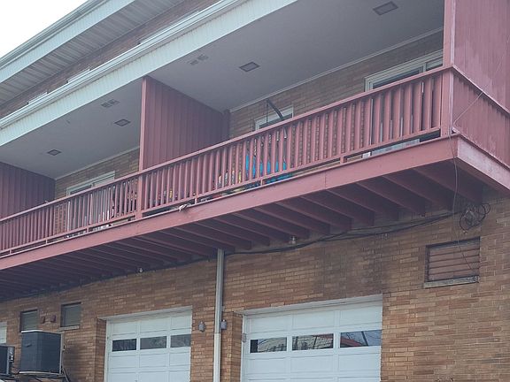 4th image of 165 Church St