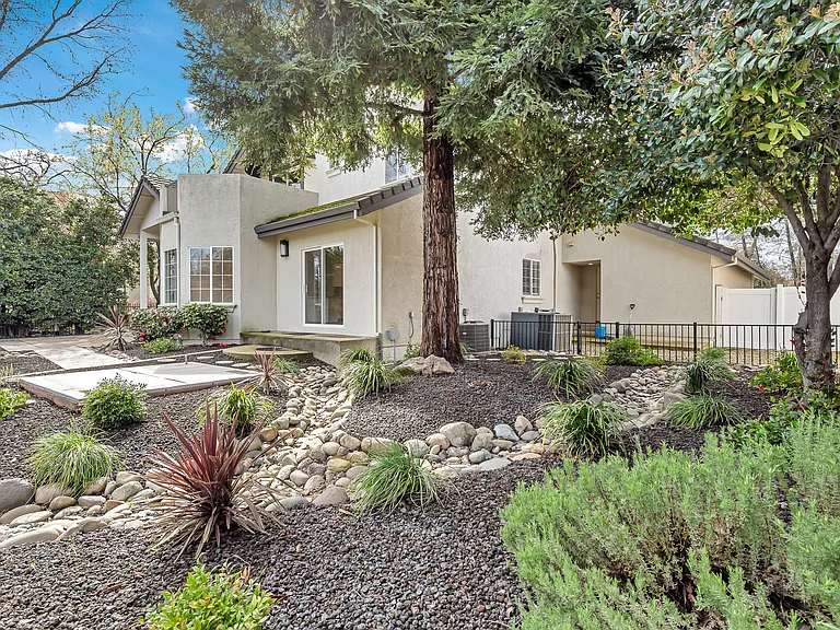 3857 Eagle Pkwy — Photo 45