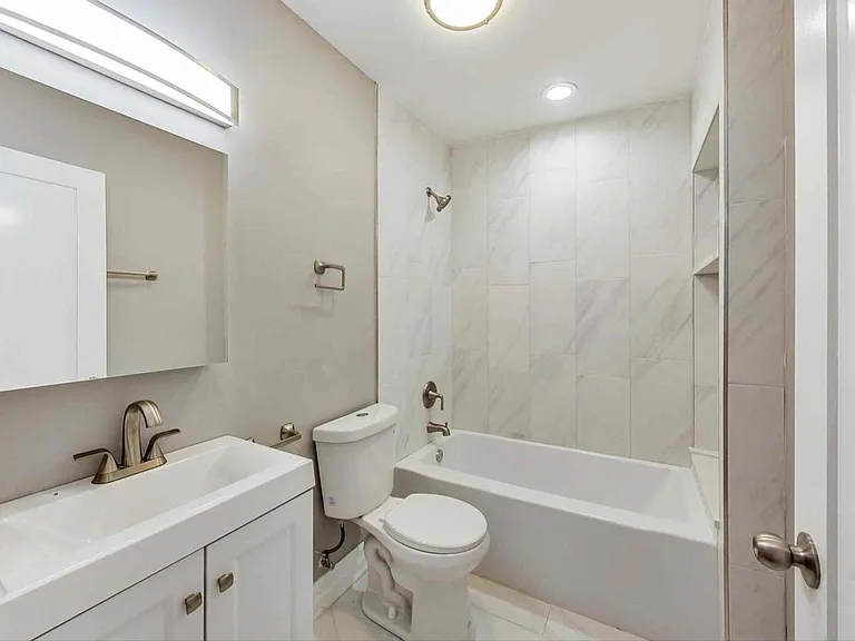 536 N Paulina St S — Photo 8