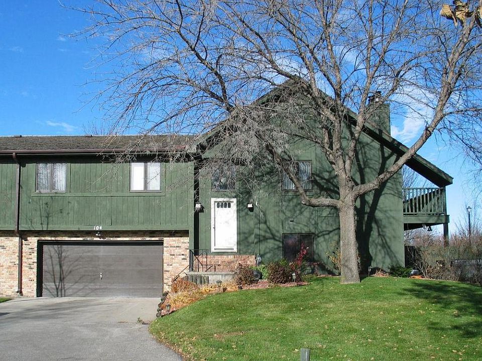 1st image of 725 40th Ave S #104